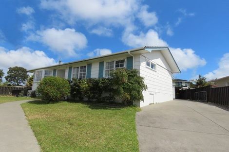 Photo of property in 8 Pipitea Place, Massey, Auckland, 0614