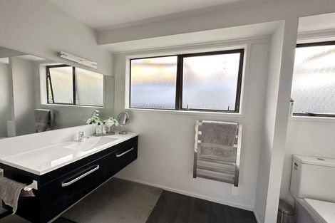 Photo of property in 10 Granville Drive, Massey, Auckland, 0614