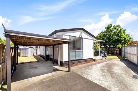 Photo of property in 8 Cameron Place, Ranui, Auckland, 0612