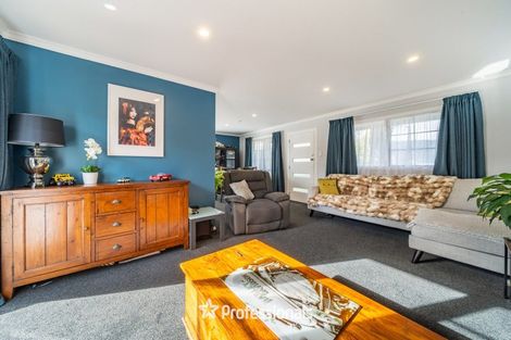 Photo of property in 33 Fenchurch Grove, Stokes Valley, Lower Hutt, 5019
