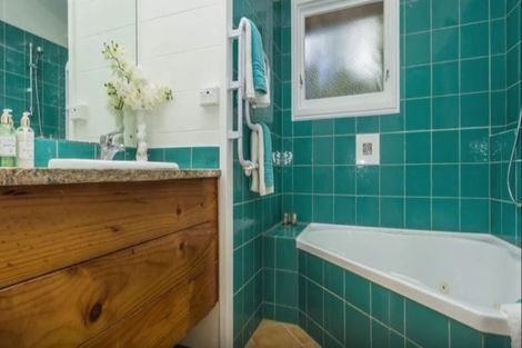 Photo of property in 7 Tranquil Glade, Hillcrest, Auckland, 0627