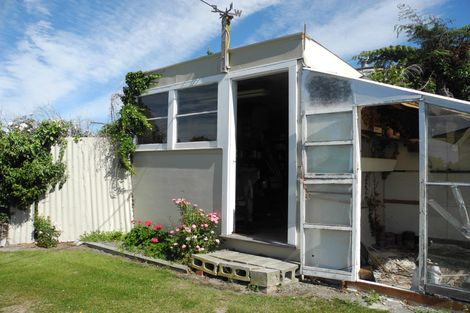 Photo of property in 9 Oxford Street, Waimate, 7924