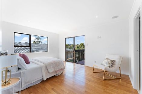 Photo of property in 23 Ravenwood Drive, Forrest Hill, Auckland, 0620