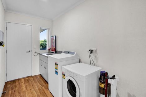 Photo of property in 3 Whenu Way, Bell Block, New Plymouth, 4312