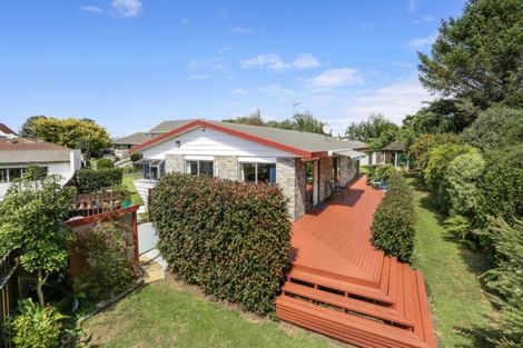 Photo of property in 6 Riverside Drive, Waiuku, 2123