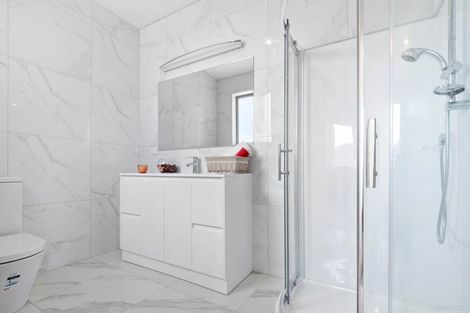 Photo of property in 16 Parton Road, Pukekohe, 2120