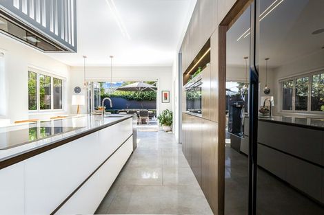 Photo of property in 15 Nikau Street, Eastbourne, Lower Hutt, 5013
