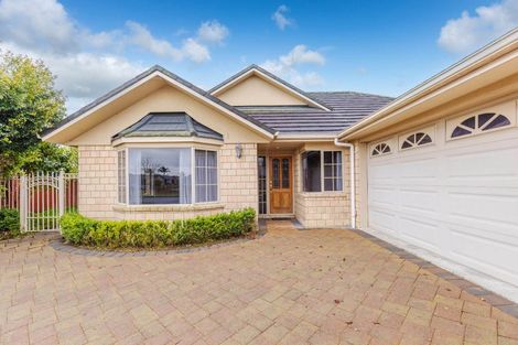 Photo of property in 32 Miers Glade, Rototuna North, Hamilton, 3210