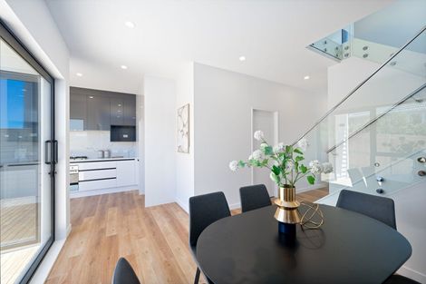 Photo of property in 21b Barron Drive, Green Bay, Auckland, 0604