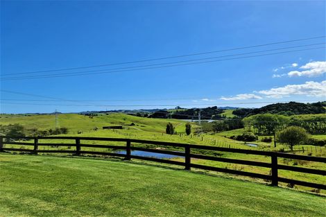 Photo of property in 7 Mountain Road, Kaiwaka, Maungaturoto, 0587