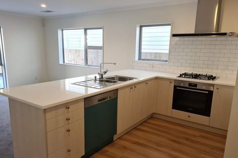 Photo of property in 137 Amesbury Drive, Churton Park, Wellington, 6037