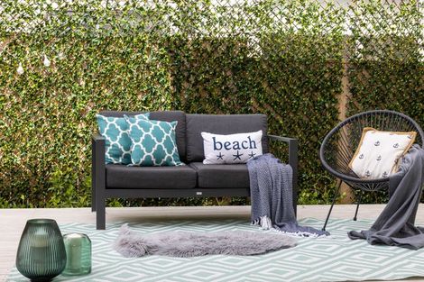 Photo of property in 5 Gladfield Lane, Te Atatu Peninsula, Auckland, 0610