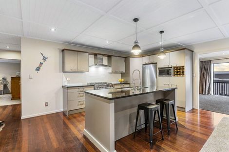 Photo of property in 47 Kittiwake Drive, Schnapper Rock, Auckland, 0632