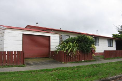 Photo of property in 31 Peter Hall Drive, Kelvin Grove, Palmerston North, 4414