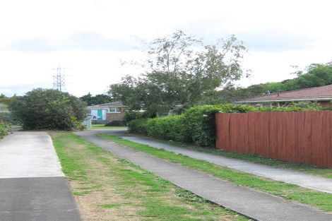 Photo of property in 2/51 Cardiff Road, Pakuranga, Auckland, 2010