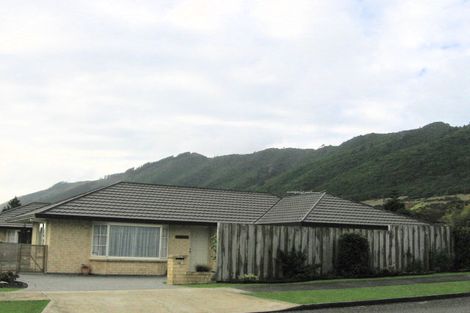 Photo of property in 1a Hemi Street, Waikanae, 5036