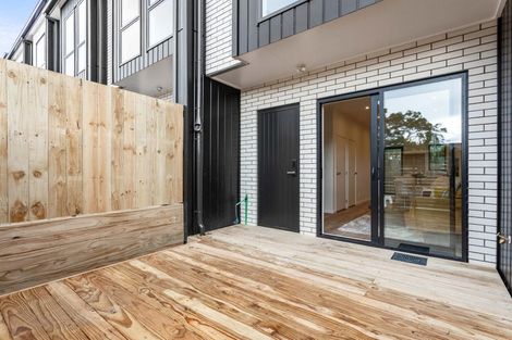 Photo of property in 11 Meg Lane, Glen Eden, Auckland, 0602