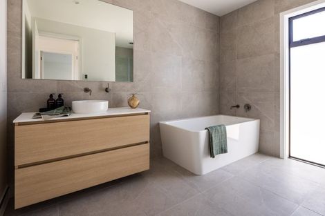 Photo of property in 10 Bosun Place, Te Atatu Peninsula, Auckland, 0610