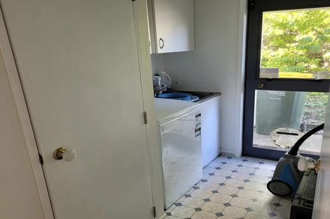 Photo of property in 1/100 Birkdale Road, Birkdale, Auckland, 0626