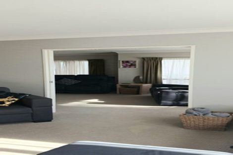 Photo of property in 66 Blackwood Drive, Wattle Downs, Auckland, 2103
