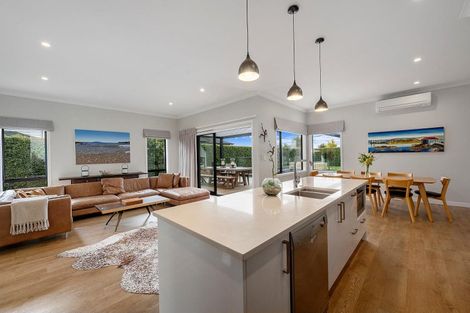 Photo of property in 33 Pohutukawa Parade, Riverhead, 0820