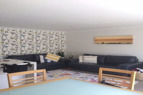 Photo of property in 10/17 Harbour View Road, Te Atatu Peninsula, Auckland, 0610