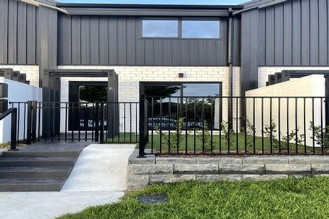 Photo of property in 2/81 Kervil Avenue, Te Atatu Peninsula, Auckland, 0610