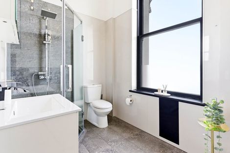 Photo of property in 4/5 Jetty Street, Dunedin Central, Dunedin, 9016