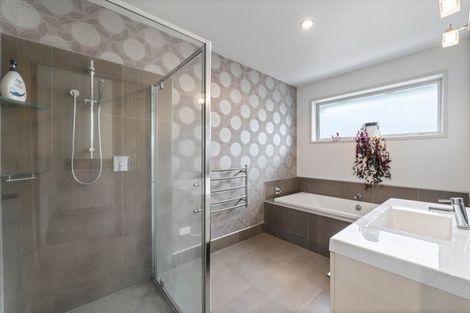 Photo of property in 4 Links Drive, Waiwhakaiho, New Plymouth, 4312