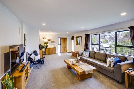 Photo of property in 4 Hetley Crescent, Taradale, Napier, 4112