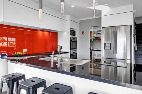 Photo of property in 74 Broadway, Stratford, 4332