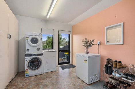 Photo of property in 8 Owl Court, Unsworth Heights, Auckland, 0632