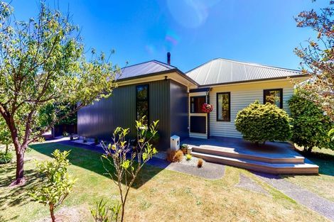Photo of property in 5 Lillian Street, Belmont, Lower Hutt, 5010