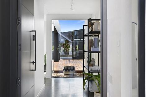 Photo of property in 9 Reece Place, Marshland, Christchurch, 8051