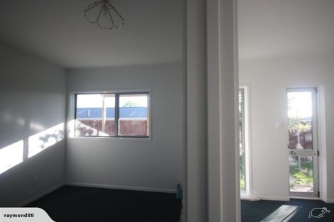 Photo of property in 3/104 East Coast Road, Forrest Hill, Auckland, 0620