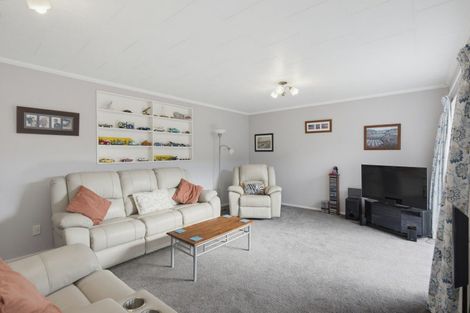 Photo of property in 16 Easton Way, Levin, 5510