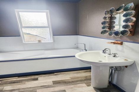 Photo of property in 15 Surrey Street, Orepuki, Riverton, 9881