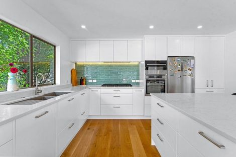 Photo of property in 10 Mosman Place, Chatswood, Auckland, 0626