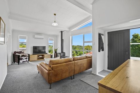 Photo of property in 57 Manu Crescent, Upper Vogeltown, New Plymouth, 4310