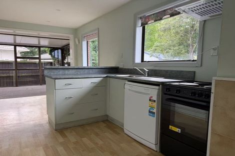 Photo of property in 10 Oakhurst Place, Russley, Christchurch, 8042