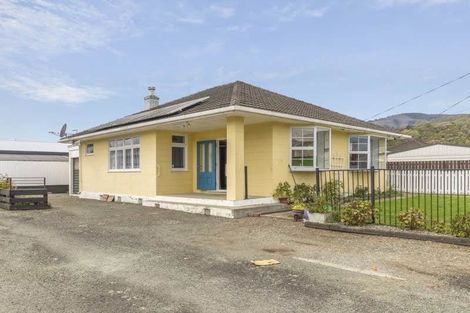 Photo of property in 1/3 Tainui Street, Stoke, Nelson, 7011