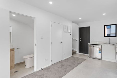 Photo of property in 35 Raupeti Lane, Henderson, 0612