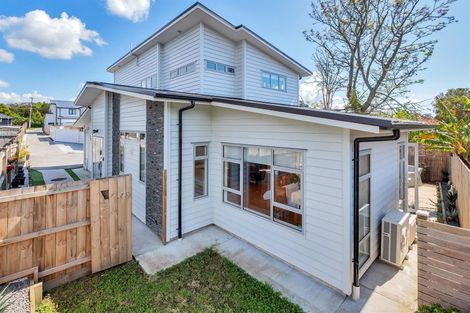 Photo of property in 5c Woodside Road, Massey, Auckland, 0614