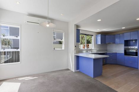 Photo of property in 2/5a Madeley Road, Mount Pleasant, Christchurch, 8081