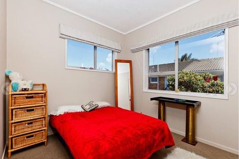 Photo of property in 1/240 Onewa Road, Birkenhead, Auckland, 0626