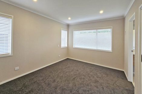 Photo of property in 14 George Yee Place, Taradale, 4112