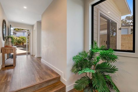 Photo of property in 9 Koru Place, Snells Beach, 0920
