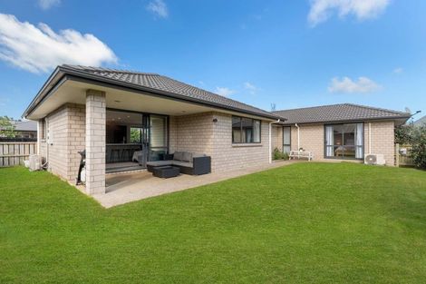 Photo of property in 44 Ripple Grove, Waiuku, 2123