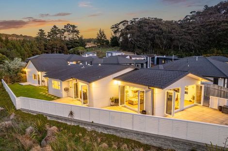 Photo of property in 62 Banks Boulevard, Whitby, Porirua, 5024