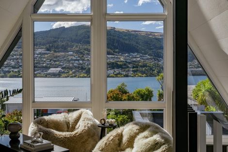 Photo of property in 696 Peninsula Road, Kelvin Heights, Queenstown, 9300